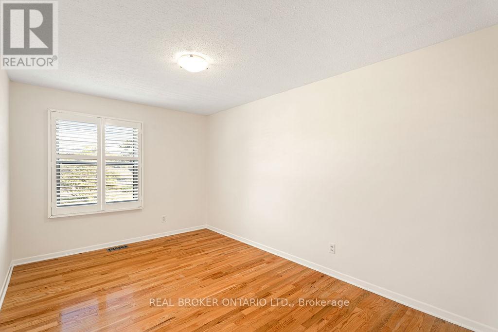99 Queensline Drive, Ottawa, Ontario  K2H 7J6 - Photo 20 - X12418523