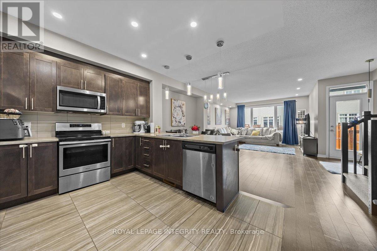 14 Hackney Private, Ottawa, Ontario  K2V 0K8 - Photo 14 - X12418565