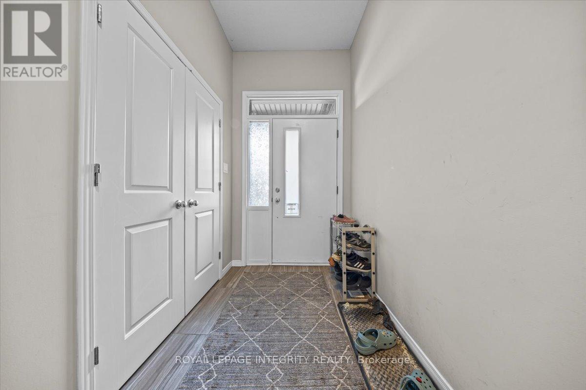 14 Hackney Private, Ottawa, Ontario  K2V 0K8 - Photo 3 - X12418565