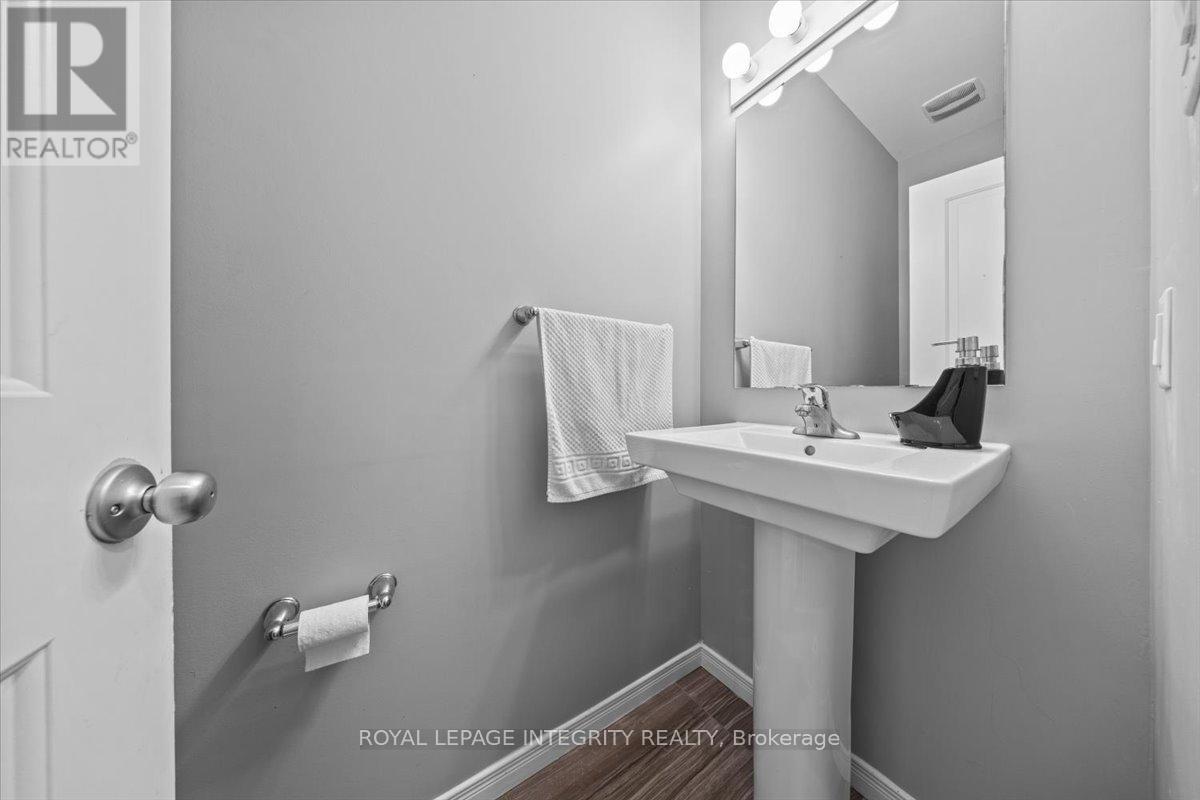 14 Hackney Private, Ottawa, Ontario  K2V 0K8 - Photo 4 - X12418565
