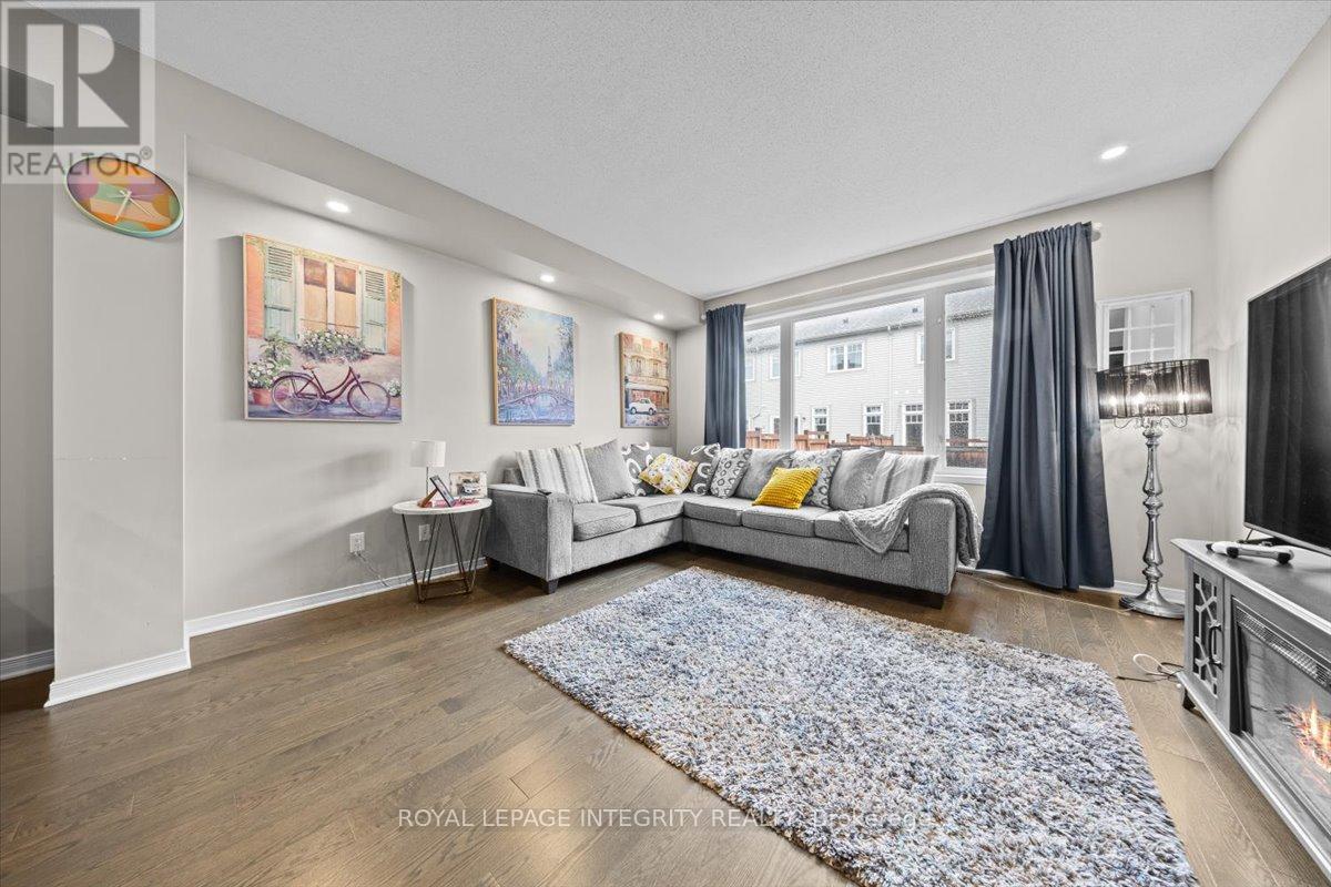 14 Hackney Private, Ottawa, Ontario  K2V 0K8 - Photo 7 - X12418565