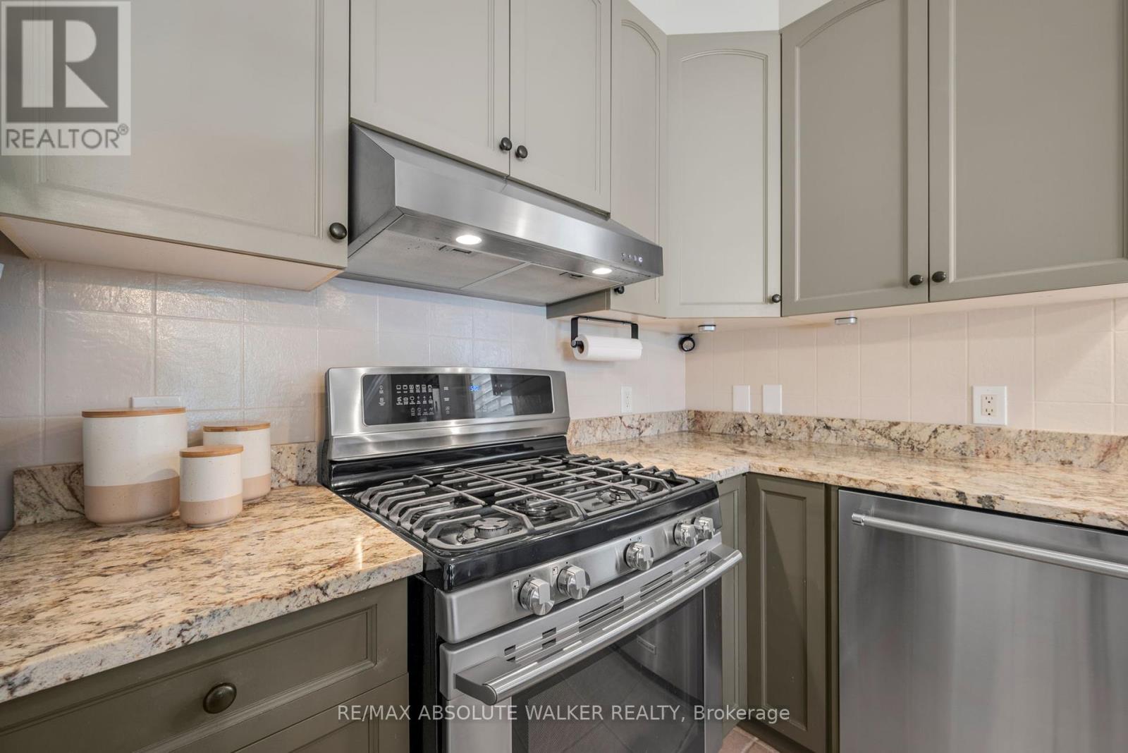 841 Scala Avenue, Ottawa, Ontario  K4A 4M1 - Photo 10 - X12418596