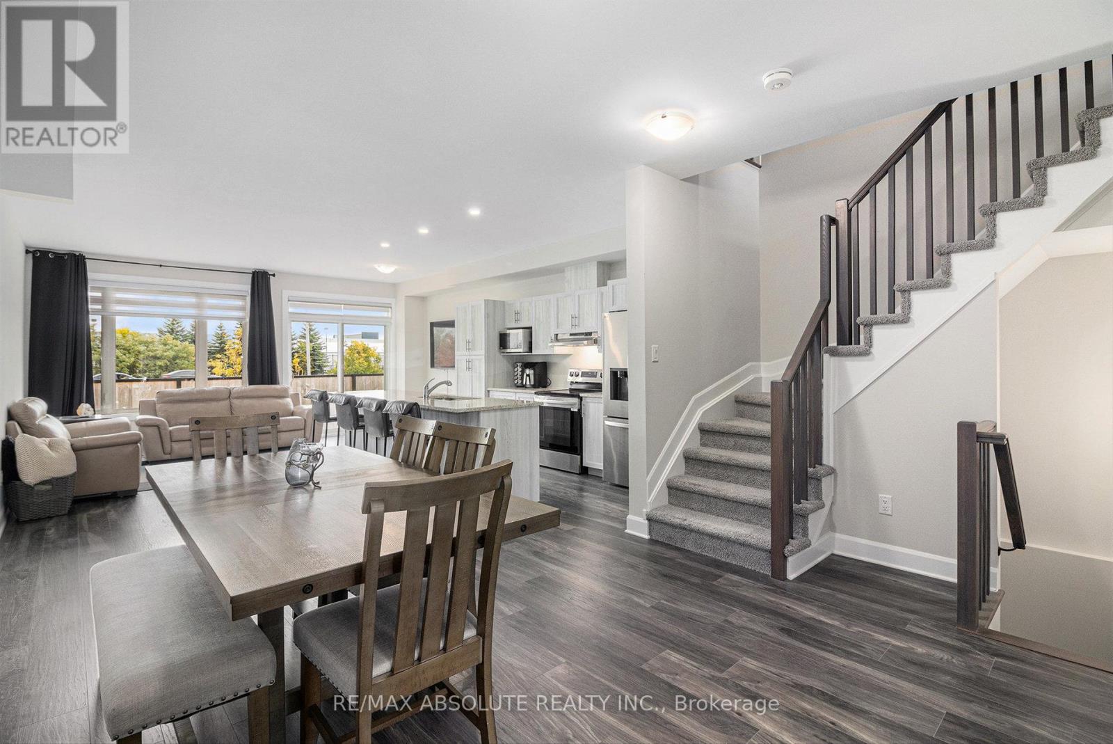 184 Hooper Street, Carleton Place, Ontario  K7C 0W2 - Photo 3 - X12418609