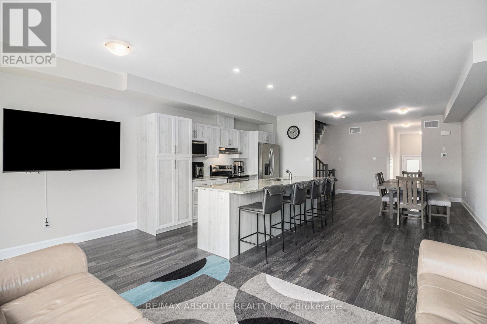 184 Hooper Street, Carleton Place, Ontario  K7C 0W2 - Photo 7 - X12418609