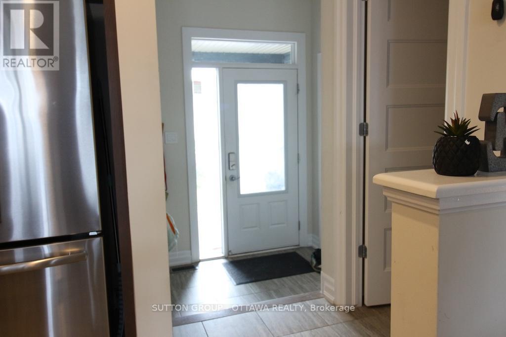 303 Rue De L Etang Street, Clarence-Rockland, Ontario  K4K 0K1 - Photo 4 - X12418626