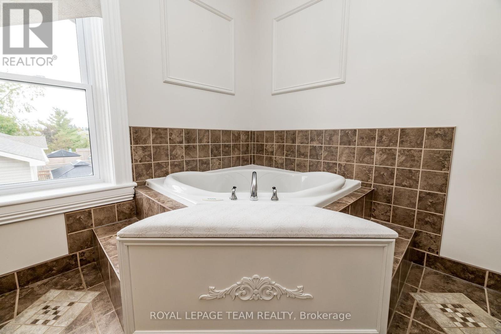 294 Dumbrille Street, North Grenville, Ontario  K0G 1J0 - Photo 42 - X12418634