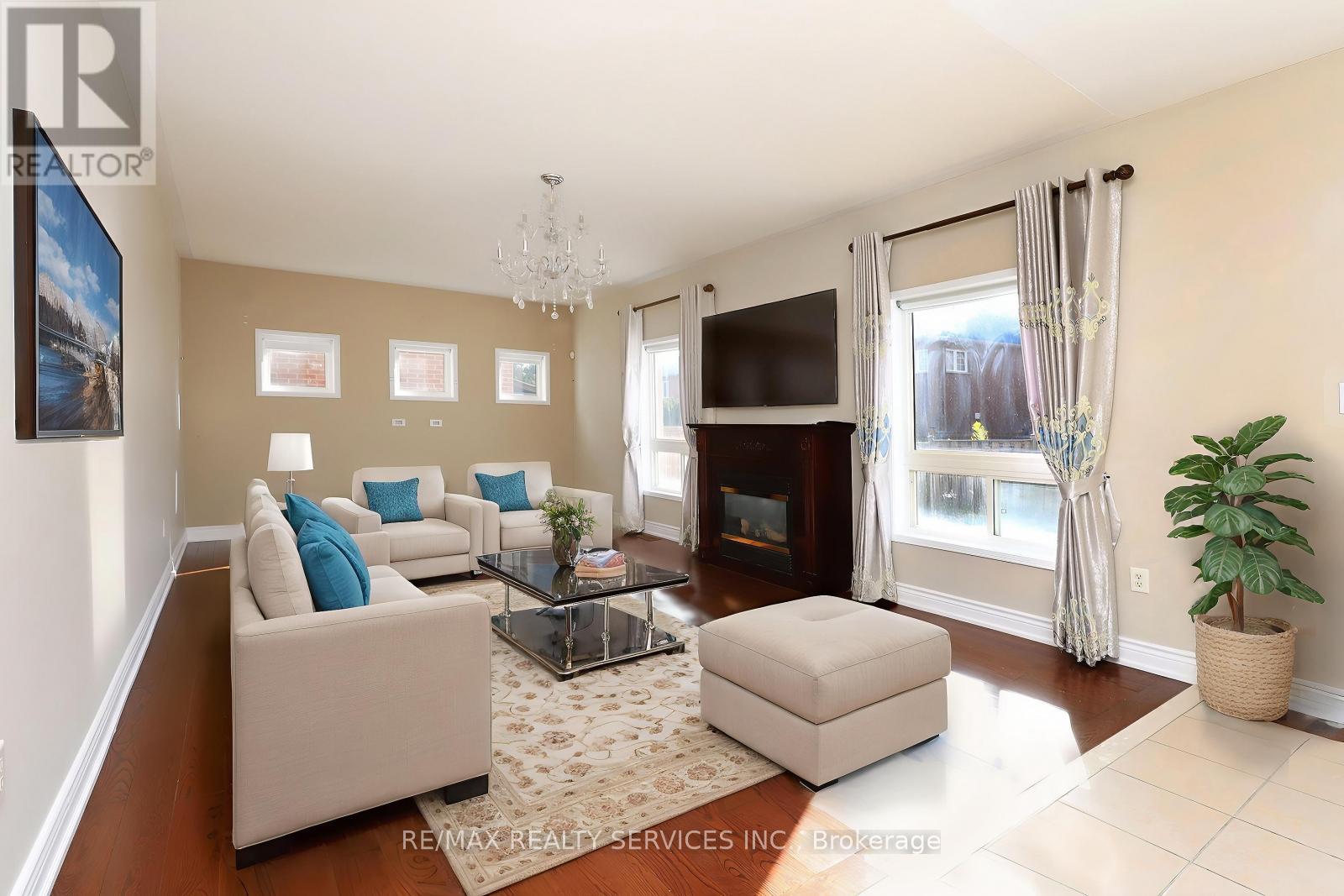 17 Ballantyne Drive, Ajax, Ontario  L1T 4H6 - Photo 10 - E12418347