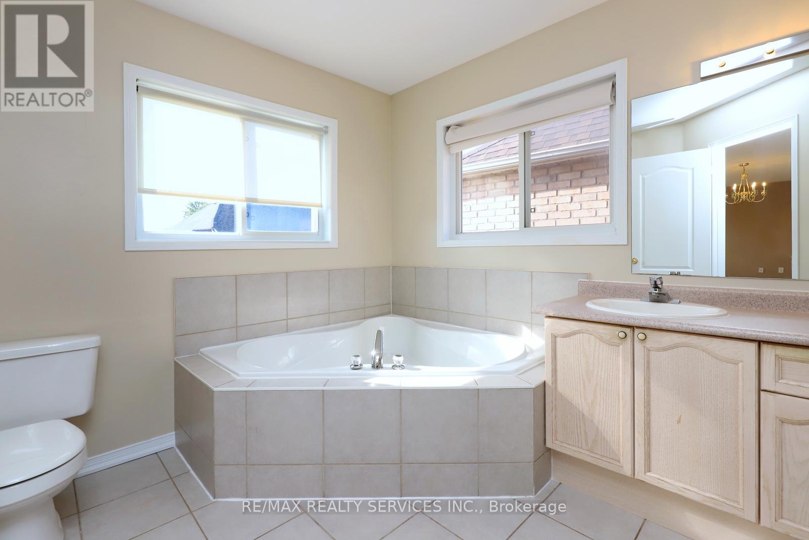 17 Ballantyne Drive, Ajax, Ontario  L1T 4H6 - Photo 21 - E12418347
