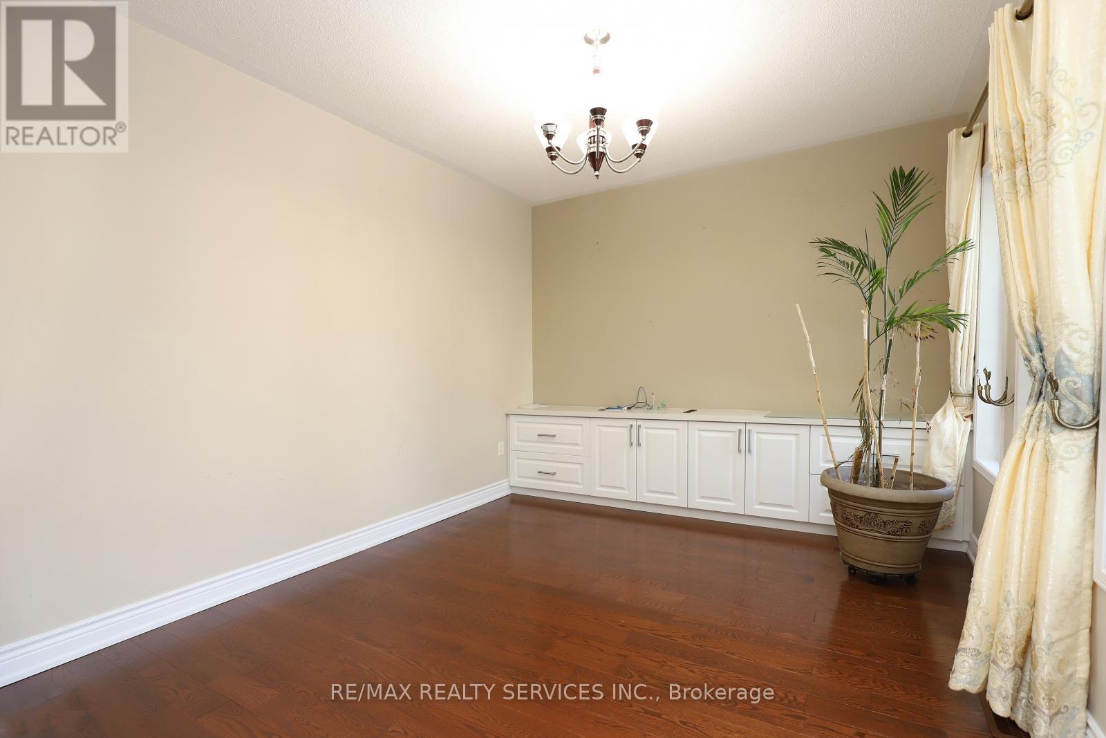 17 Ballantyne Drive, Ajax, Ontario  L1T 4H6 - Photo 4 - E12418347