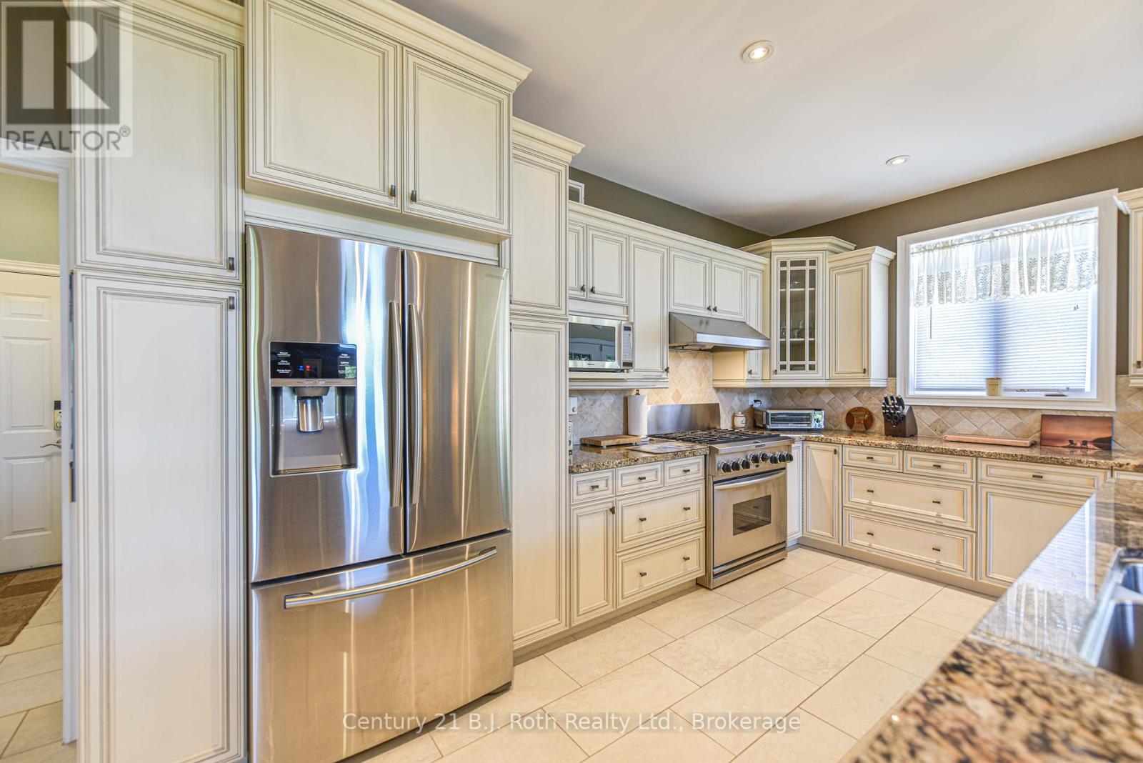 1273 Hawk Ridge Crescent, Severn, Ontario  L3V 0Y6 - Photo 13 - S12418441