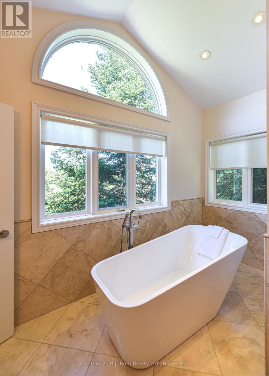 1273 Hawk Ridge Crescent, Severn, Ontario  L3V 0Y6 - Photo 25 - S12418441