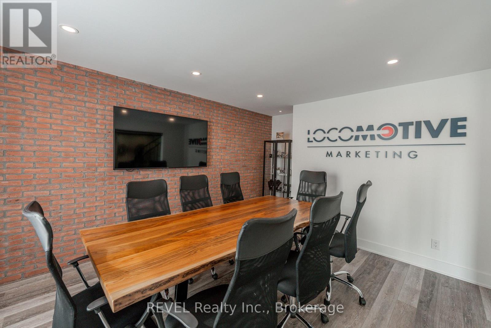 339 Mary Street, Niagara-On-The-Lake, Ontario  L0S 1J0 - Photo 14 - X12418496