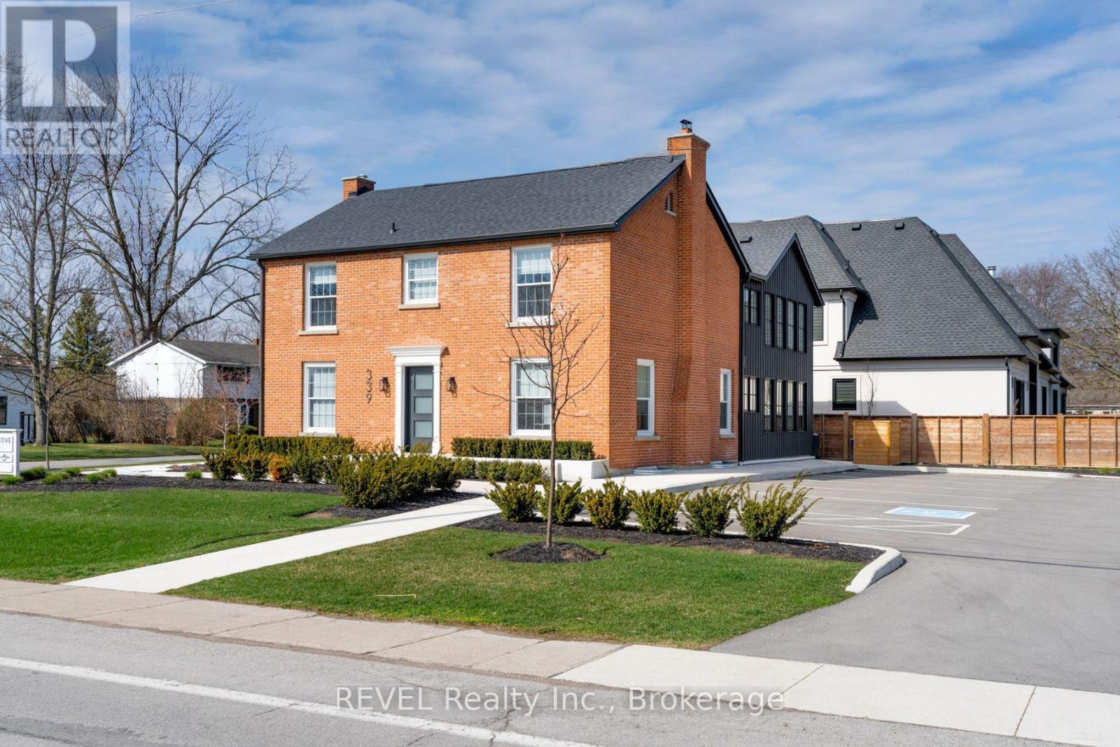 339 Mary Street, Niagara-On-The-Lake, Ontario  L0S 1J0 - Photo 4 - X12418496