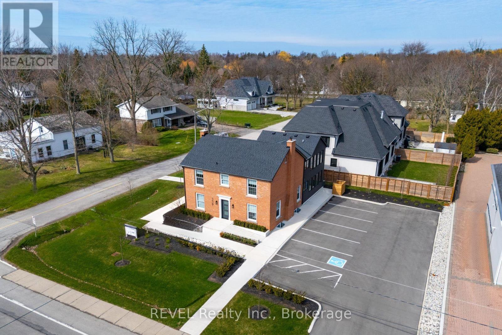339 Mary Street, Niagara-On-The-Lake, Ontario  L0S 1J0 - Photo 5 - X12418496