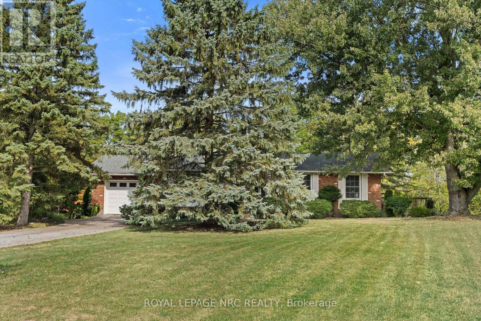 3433 Robbins Avenue, Lincoln, Ontario  L2R 6P7 - Photo 3 - X12418556