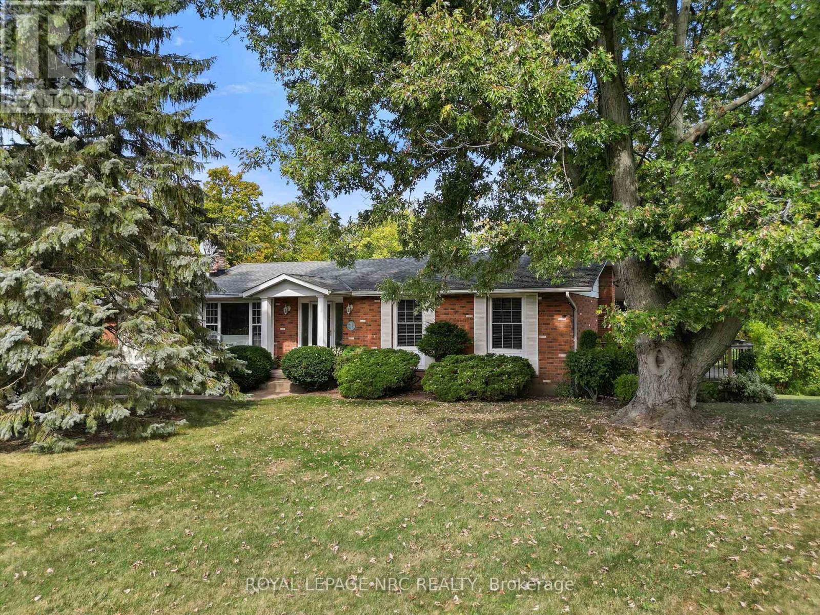 3433 Robbins Avenue, Lincoln, Ontario  L2R 6P7 - Photo 4 - X12418556
