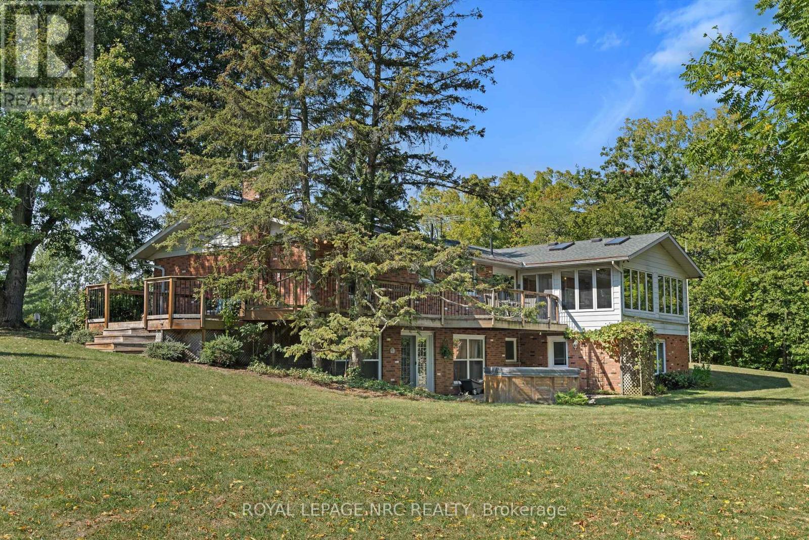 3433 Robbins Avenue, Lincoln, Ontario  L2R 6P7 - Photo 8 - X12418556