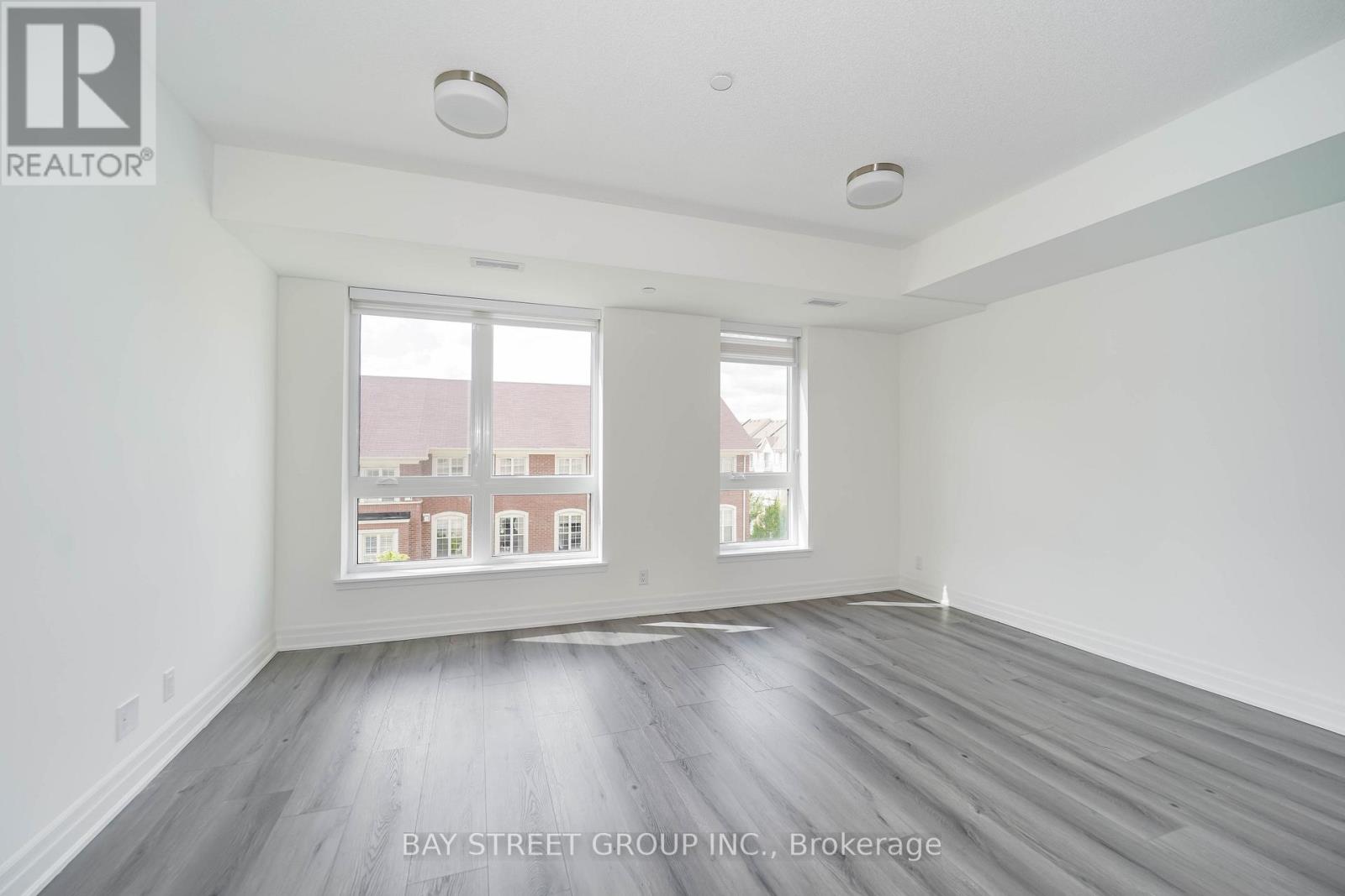 327 - 101 Cathedral High Street, Markham, Ontario  L6C 3L8 - Photo 10 - N12418391