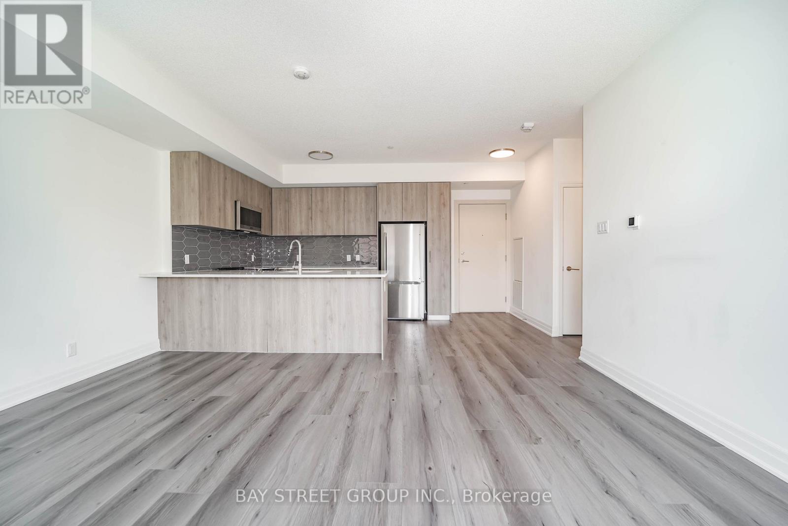 327 - 101 Cathedral High Street, Markham, Ontario  L6C 3L8 - Photo 12 - N12418391