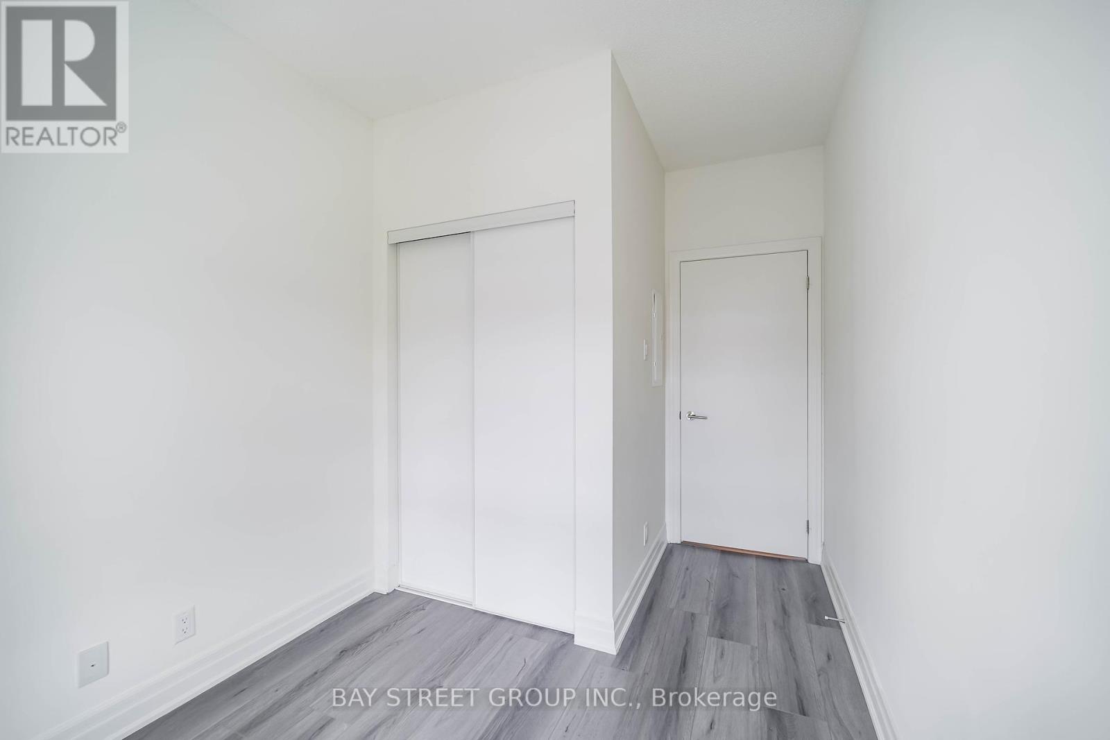 327 - 101 Cathedral High Street, Markham, Ontario  L6C 3L8 - Photo 22 - N12418391