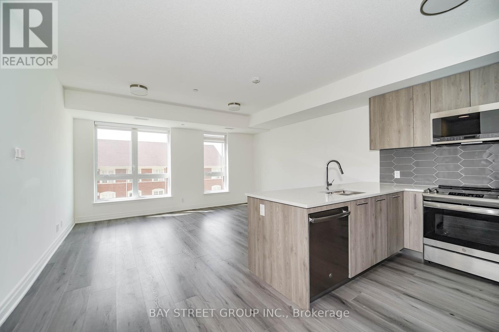 327 - 101 Cathedral High Street, Markham, Ontario  L6C 3L8 - Photo 6 - N12418391