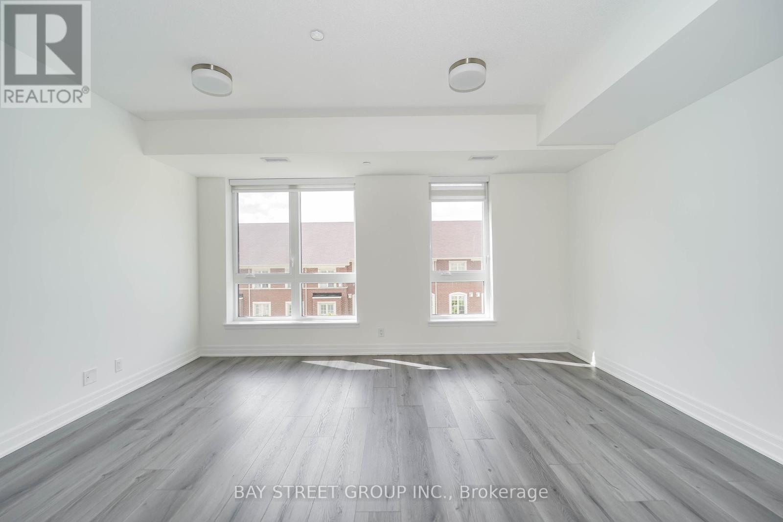 327 - 101 Cathedral High Street, Markham, Ontario  L6C 3L8 - Photo 8 - N12418391