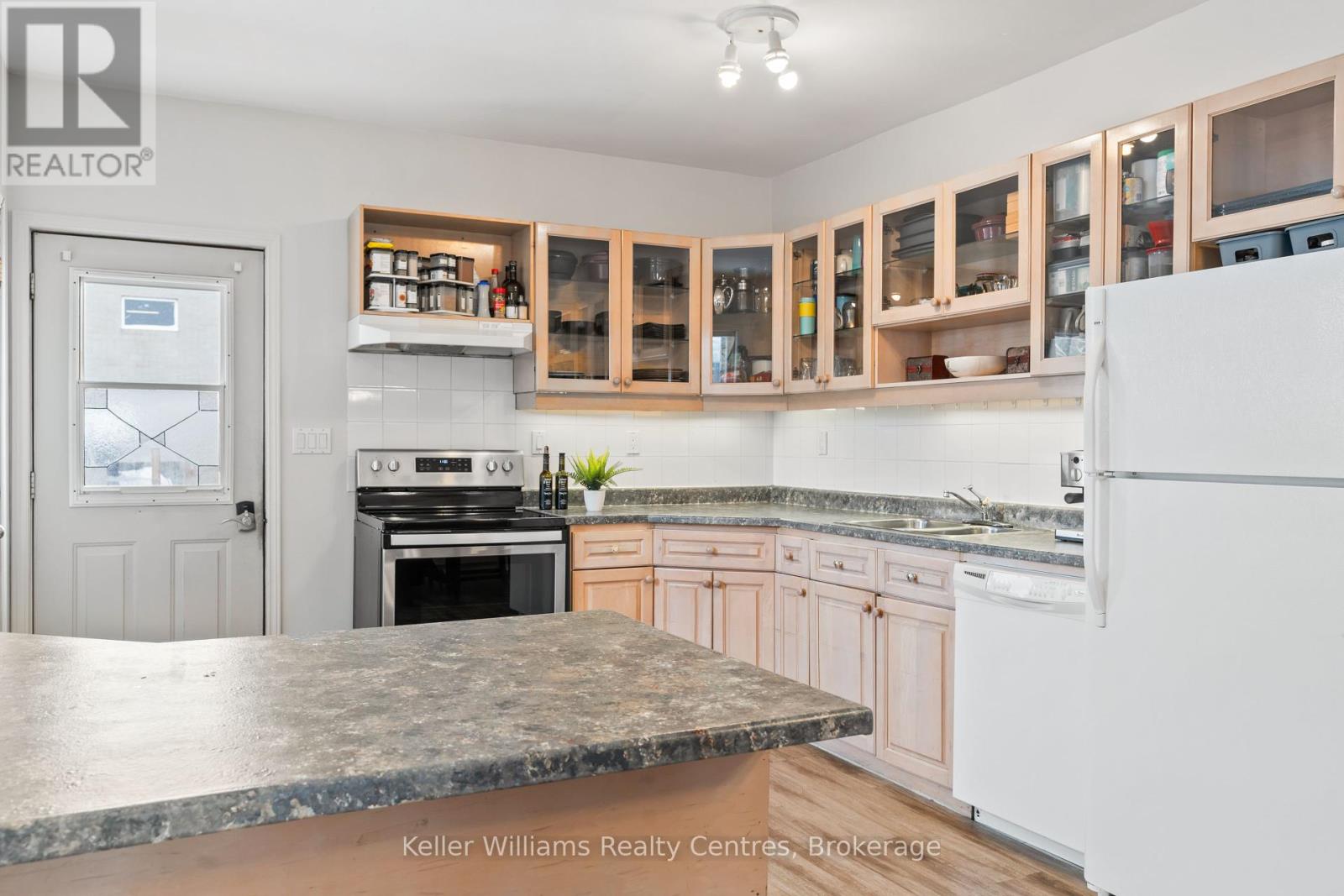 253 11th Street E, Owen Sound, Ontario  N4K 1T8 - Photo 11 - X12418435