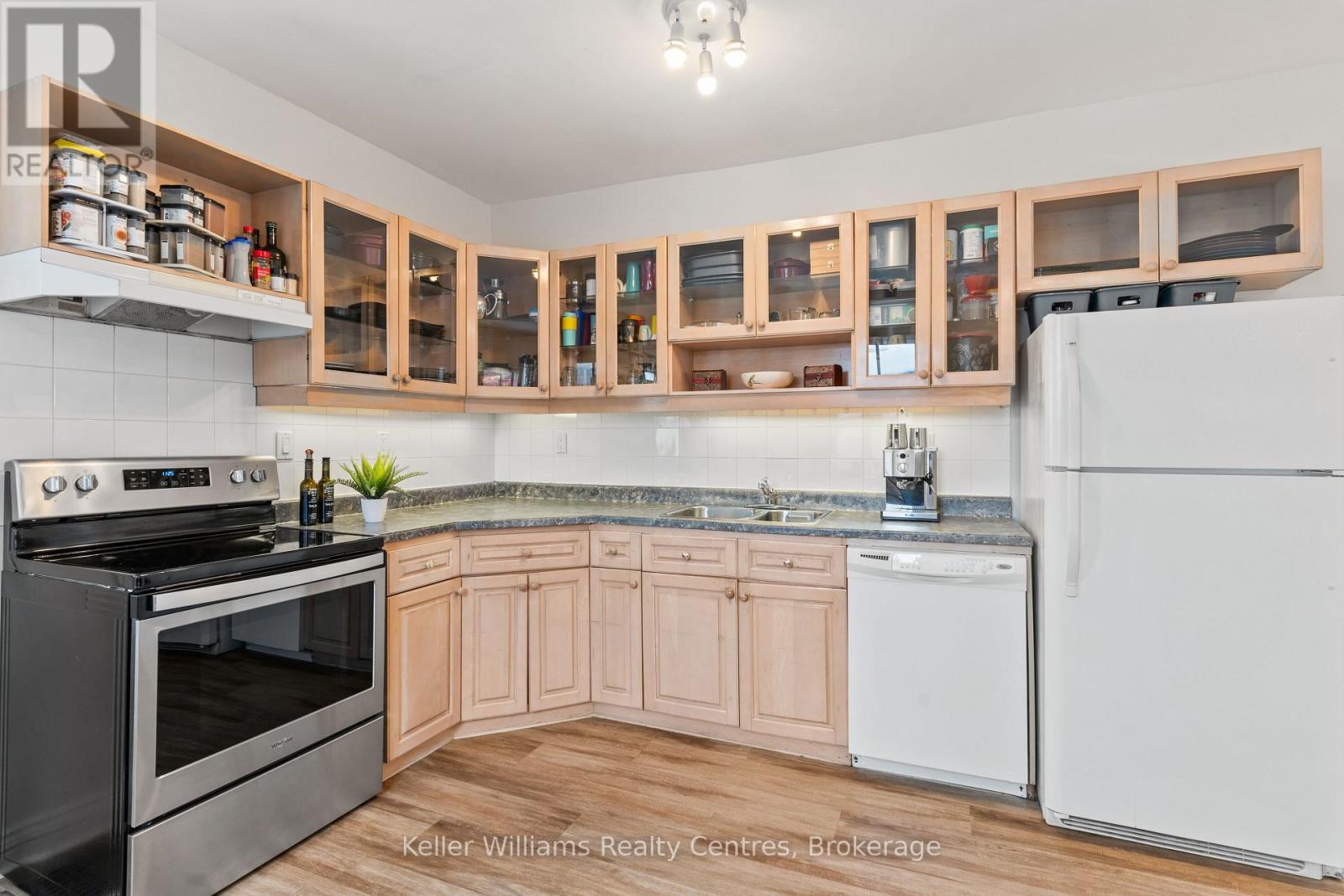 253 11th Street E, Owen Sound, Ontario  N4K 1T8 - Photo 12 - X12418435