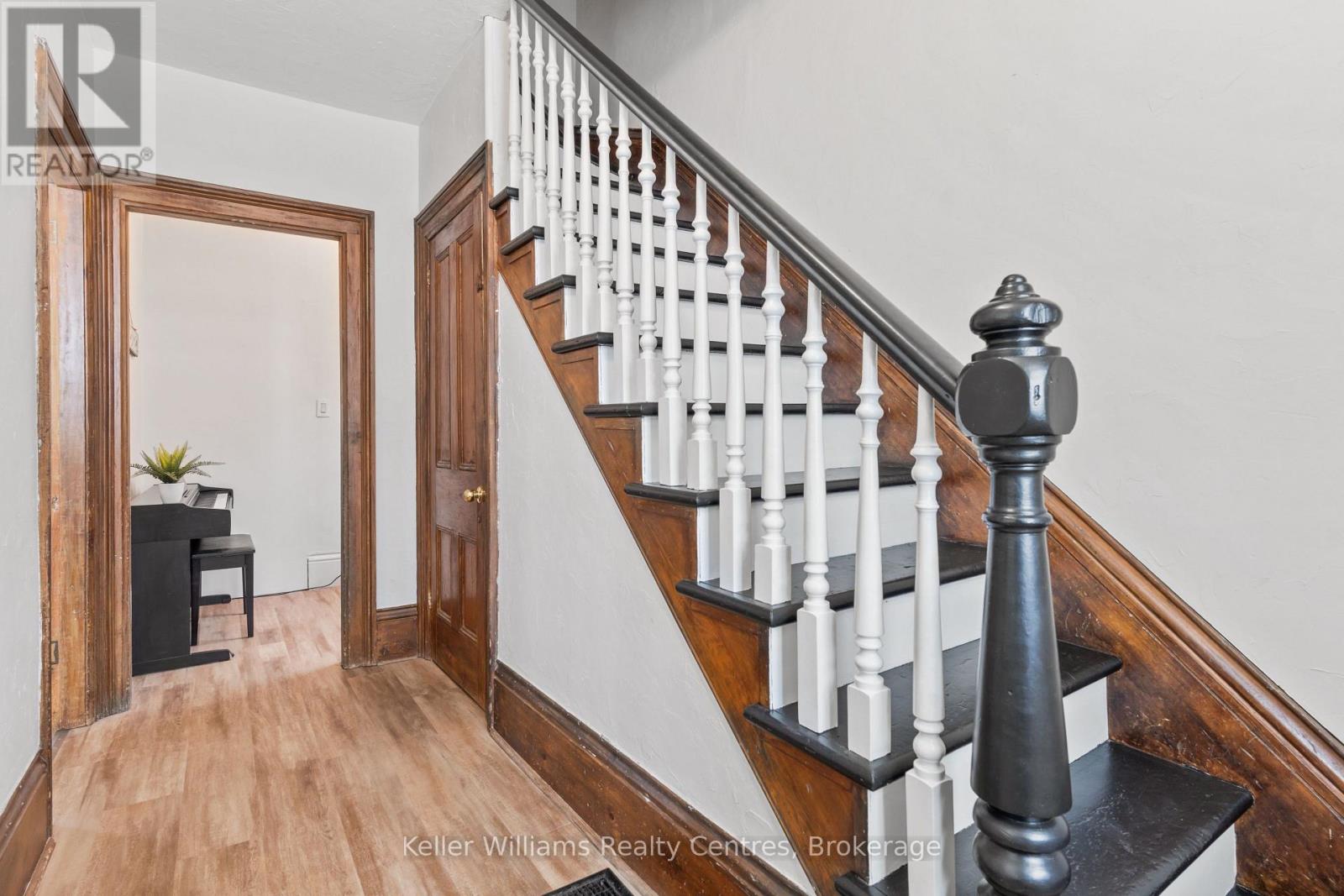 253 11th Street E, Owen Sound, Ontario  N4K 1T8 - Photo 16 - X12418435