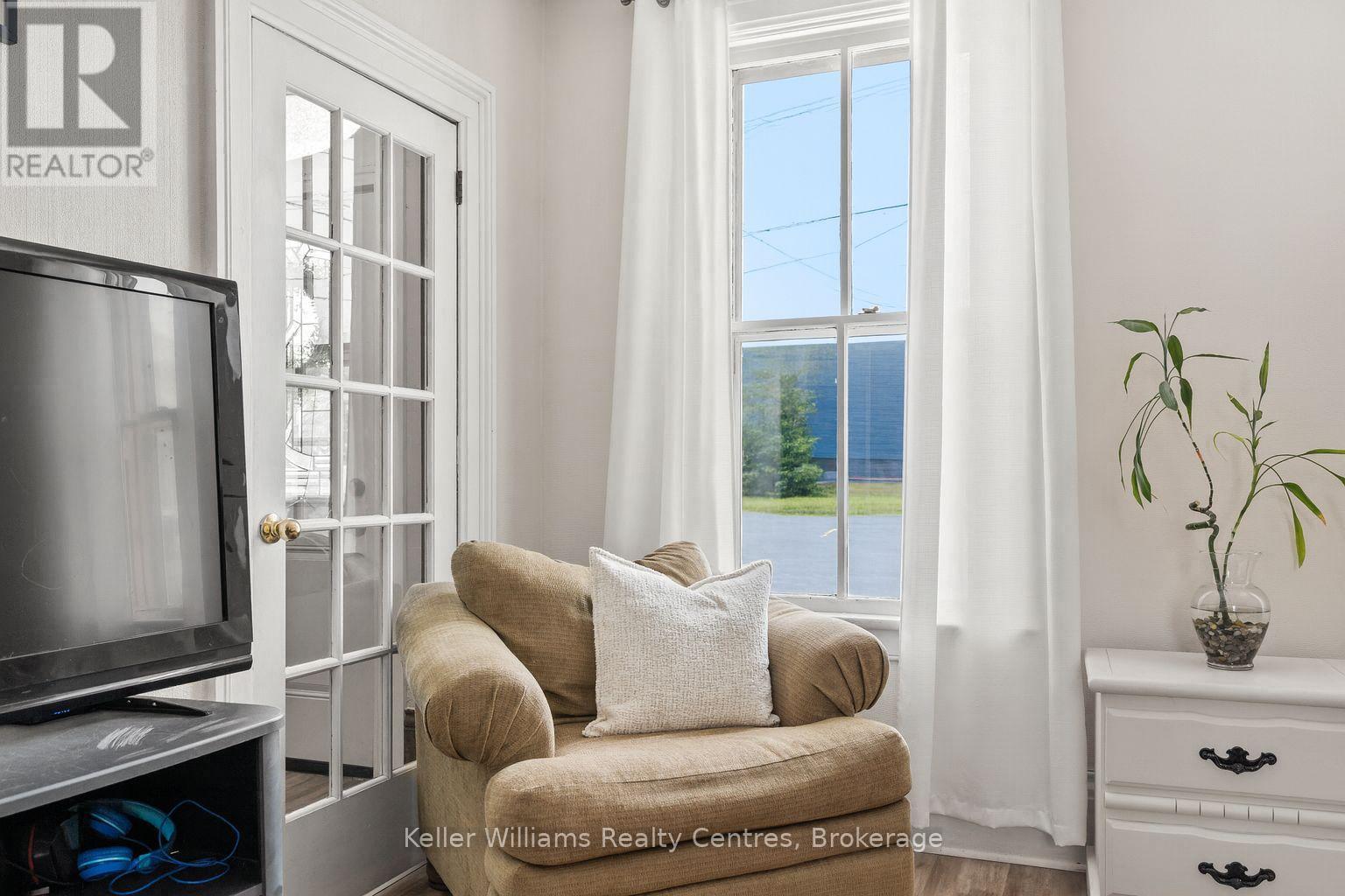 253 11th Street E, Owen Sound, Ontario  N4K 1T8 - Photo 7 - X12418435