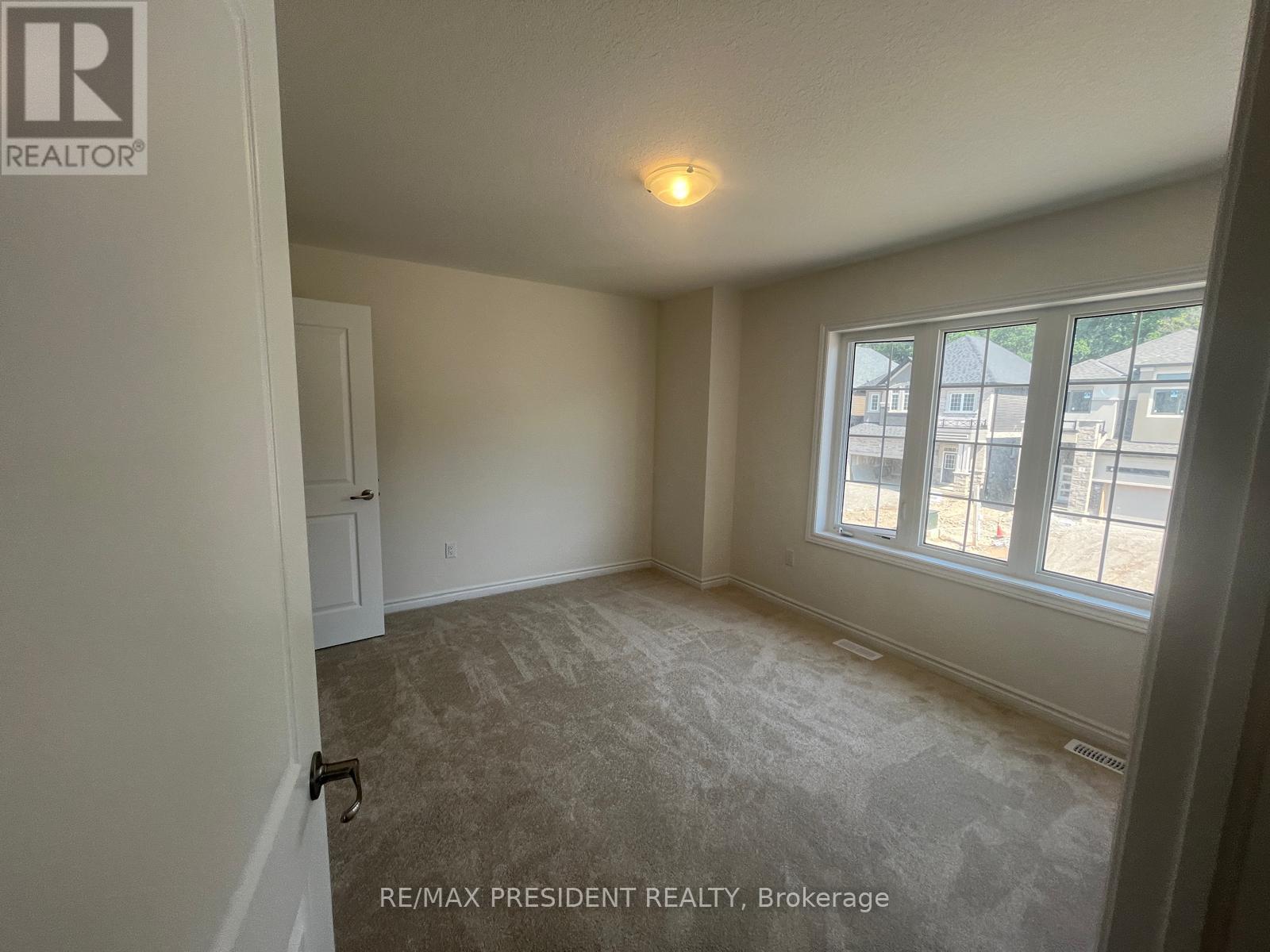 2 Mckernan Avenue, Brantford, Ontario  N3V 0C1 - Photo 13 - X12410288