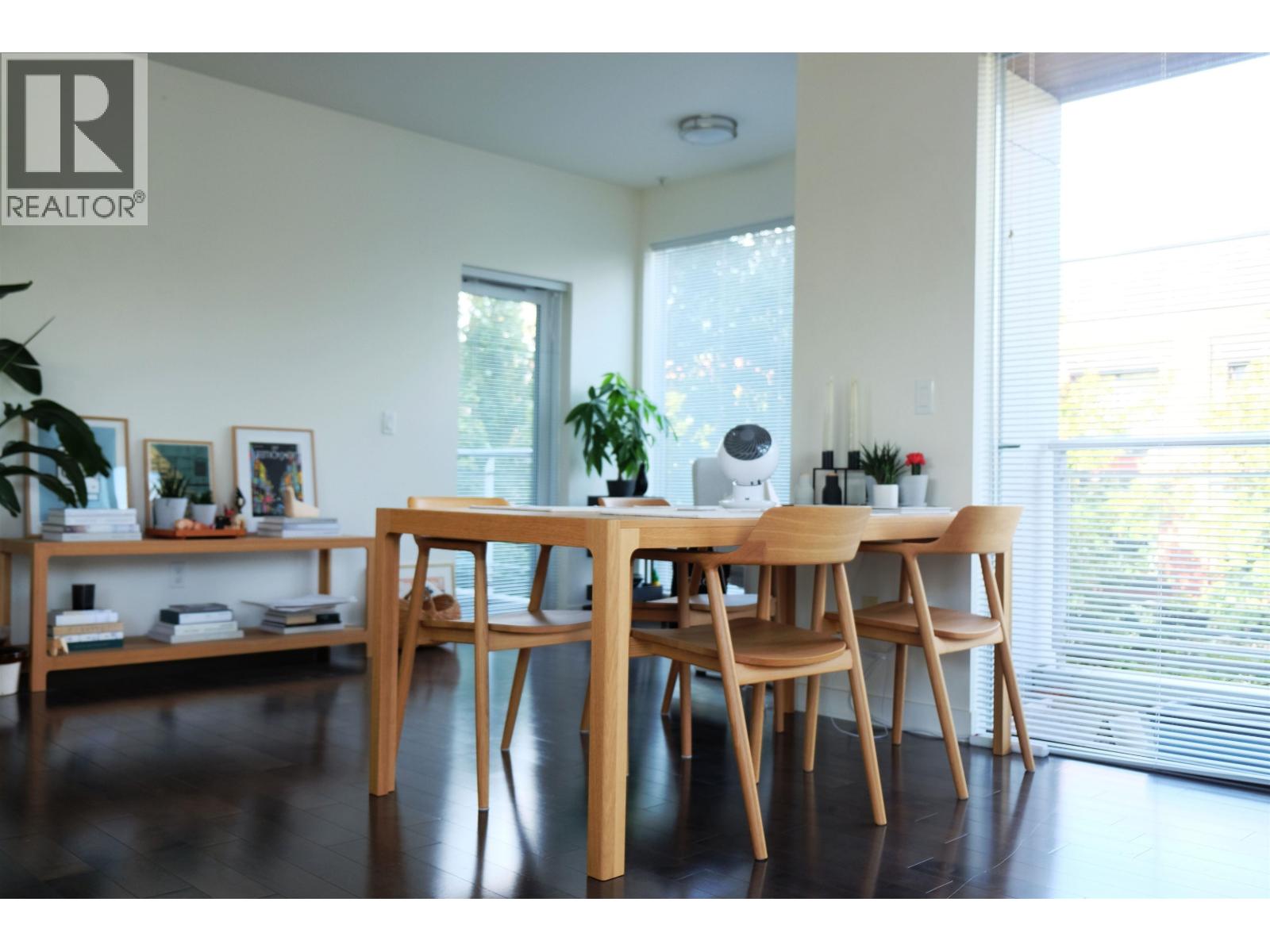 205 3333 MAIN STREET, Vancouver, British Columbia