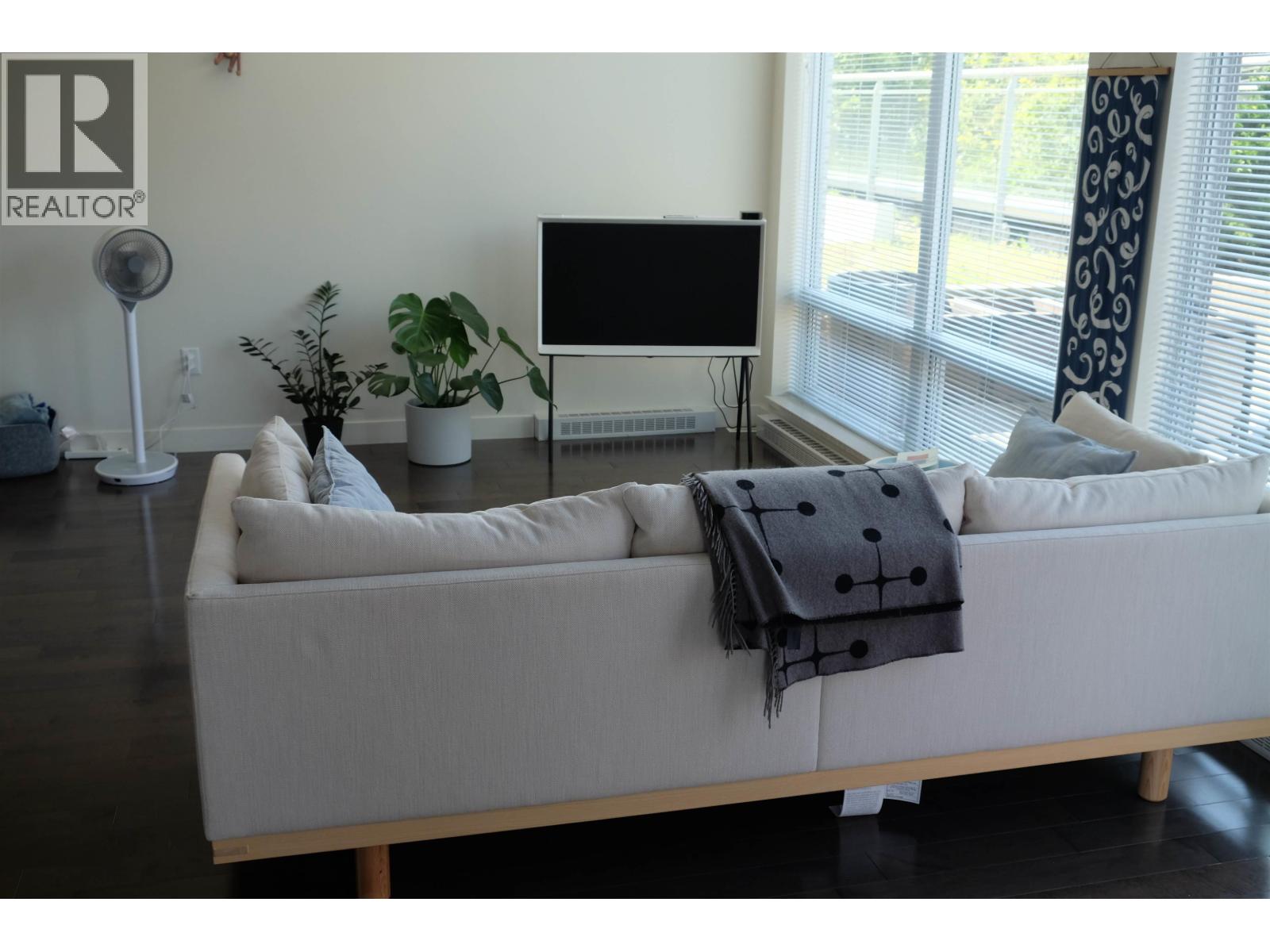 205 3333 Main Street, Vancouver, British Columbia  V5V 3M8 - Photo 3 - R2991450