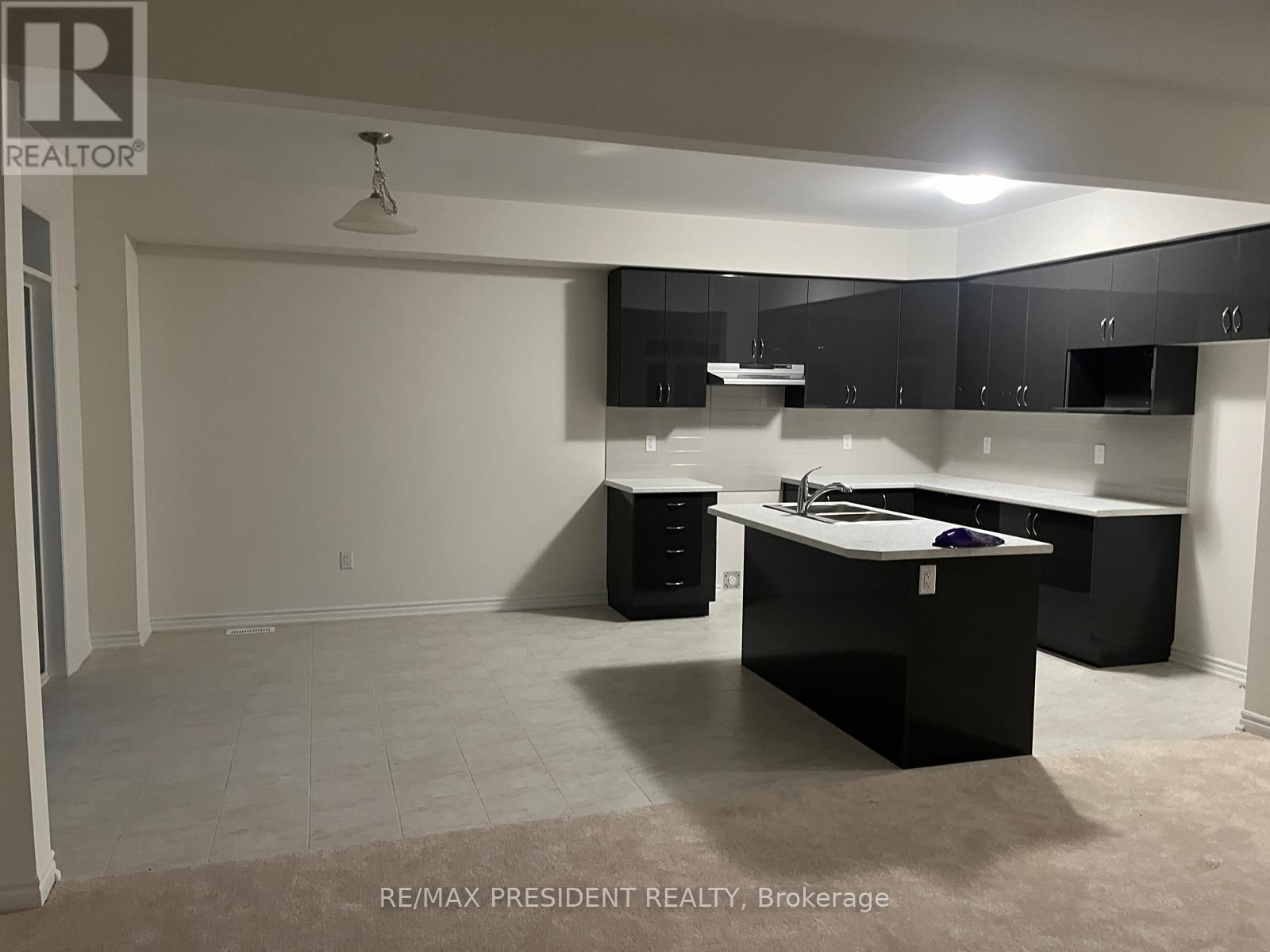 2 Mckernan Avenue, Brantford, Ontario  N3V 0C1 - Photo 4 - X12410288