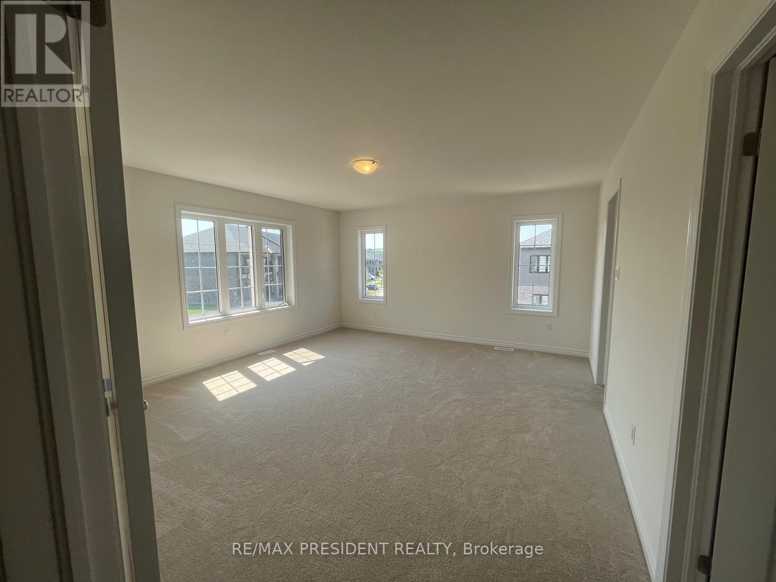 2 Mckernan Avenue, Brantford, Ontario  N3V 0C1 - Photo 12 - X12410288