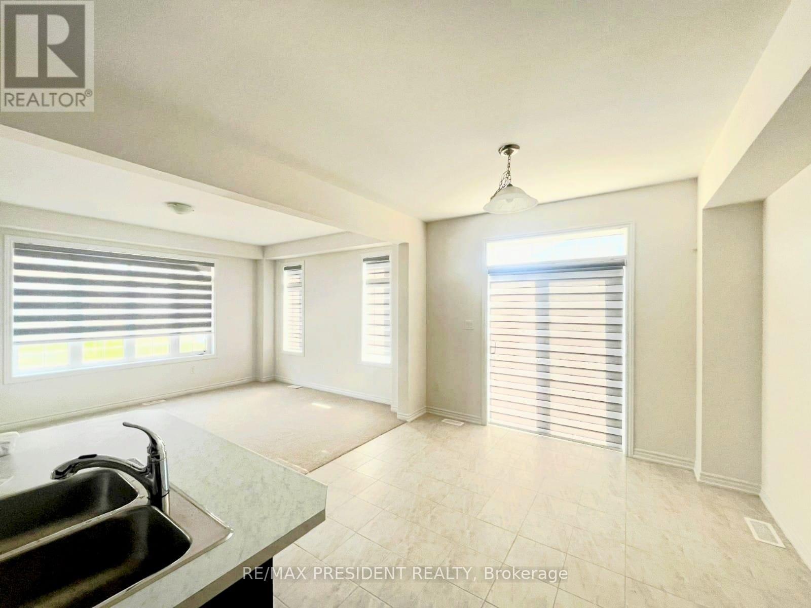 2 Mckernan Avenue, Brantford, Ontario  N3V 0C1 - Photo 6 - X12410288
