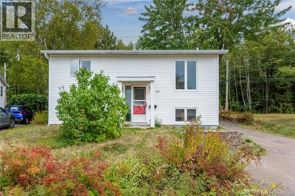 316 Westbrook Circle, Moncton, New Brunswick  E1E 2M2 - Photo 2 - NB127086