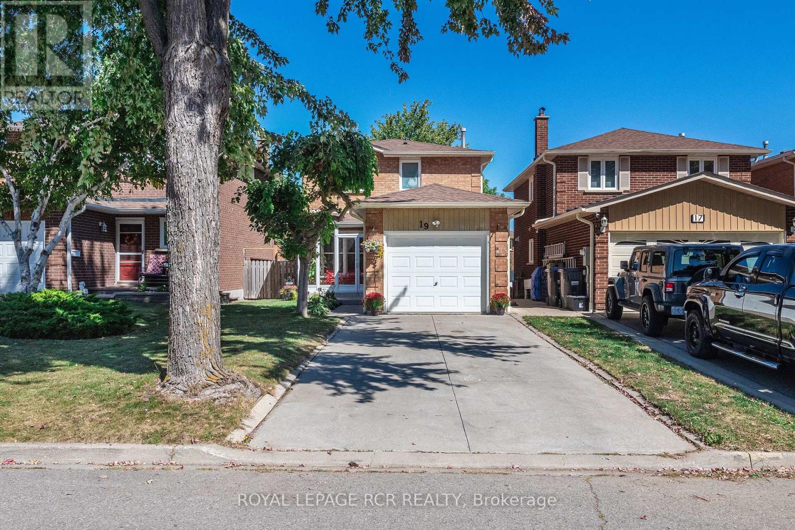 19 SHENSTONE AVENUE, Brampton, Ontario