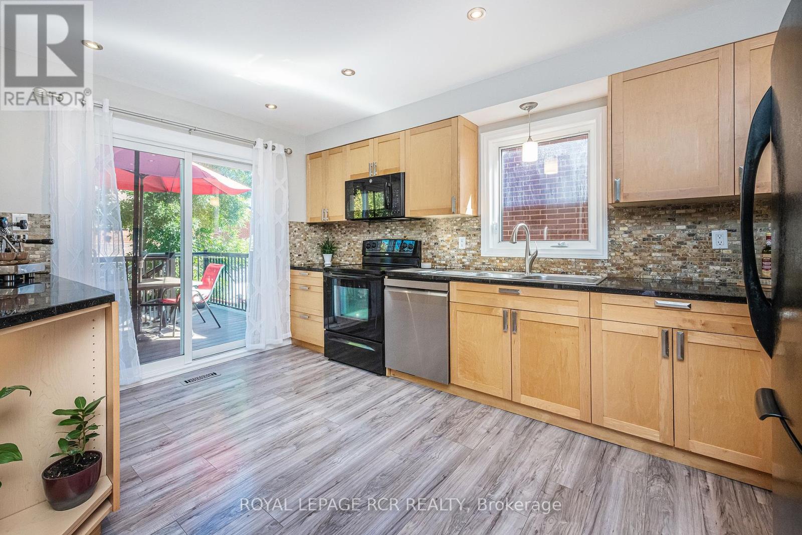 19 Shenstone Avenue, Brampton, Ontario  L6Z 2Y9 - Photo 11 - W12418337