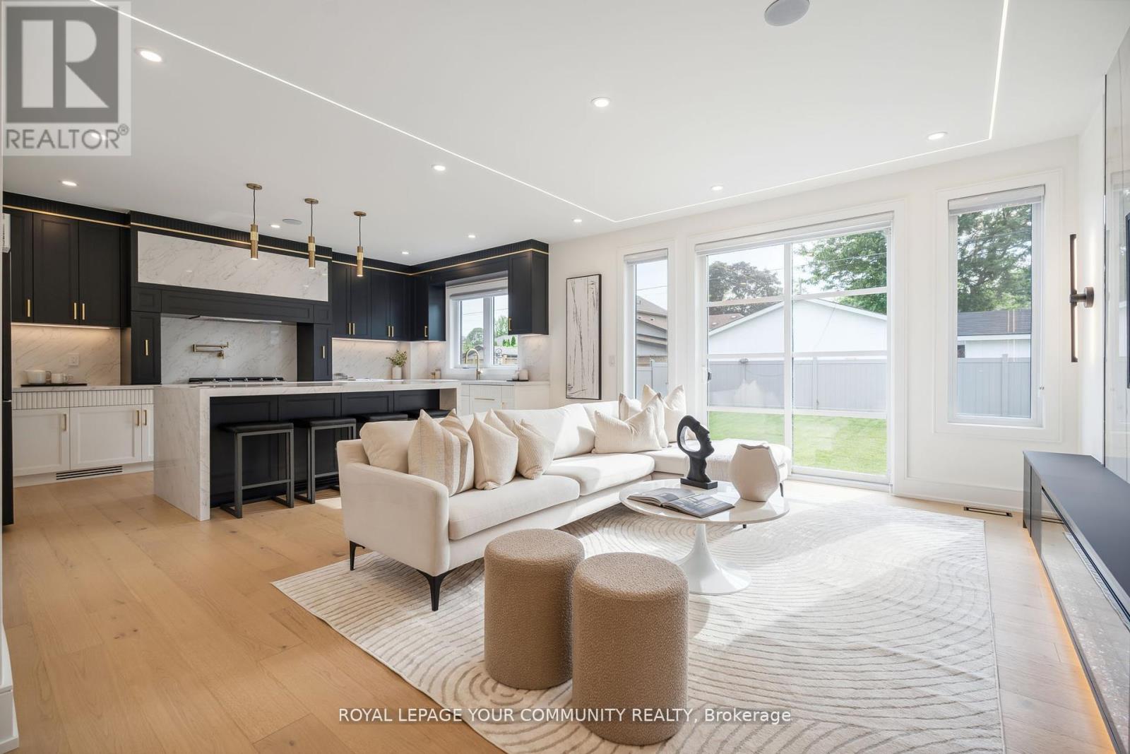 14 Ranwood Drive, Toronto, Ontario  M9N 3E9 - Photo 12 - W12418340