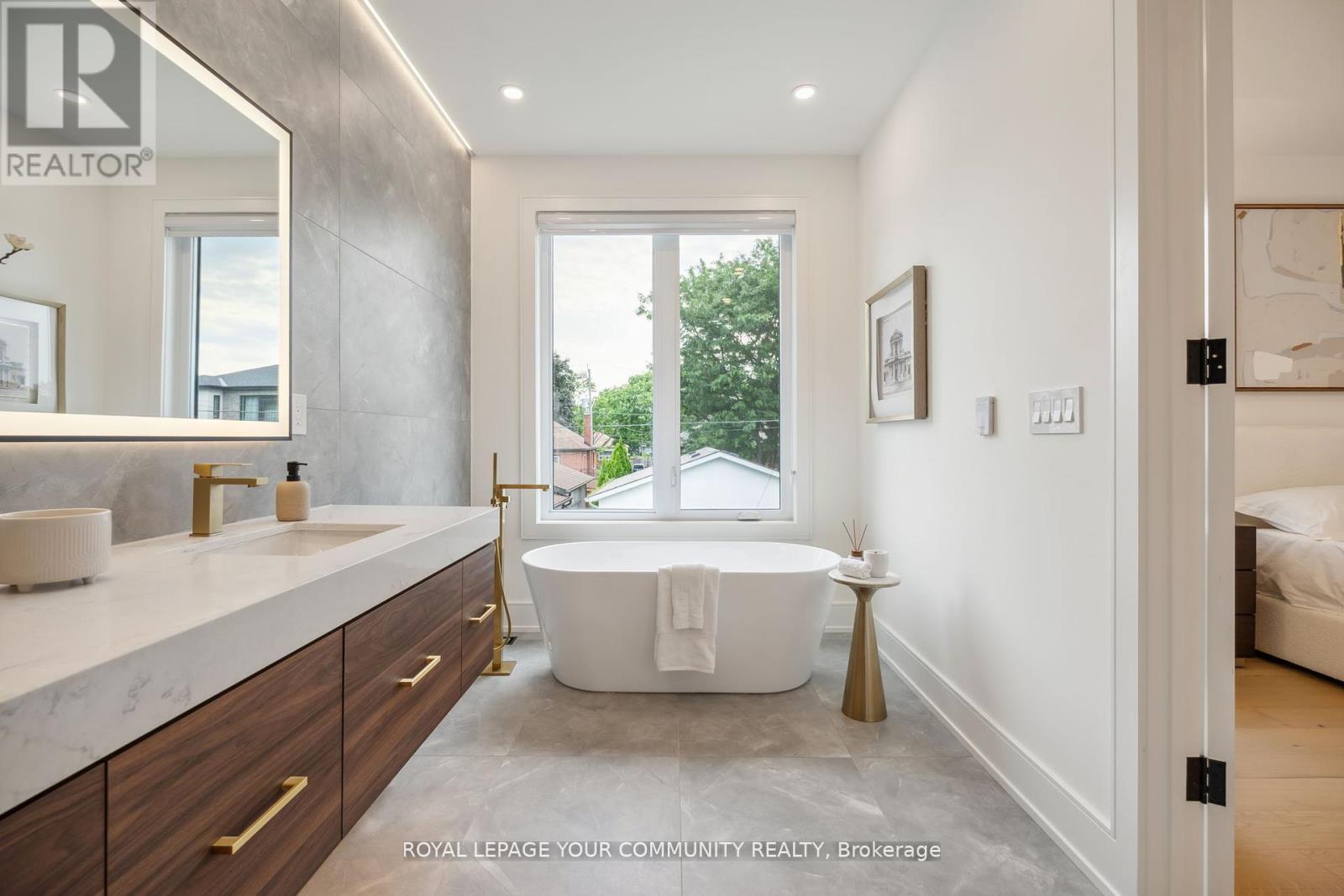 14 Ranwood Drive, Toronto, Ontario  M9N 3E9 - Photo 27 - W12418340