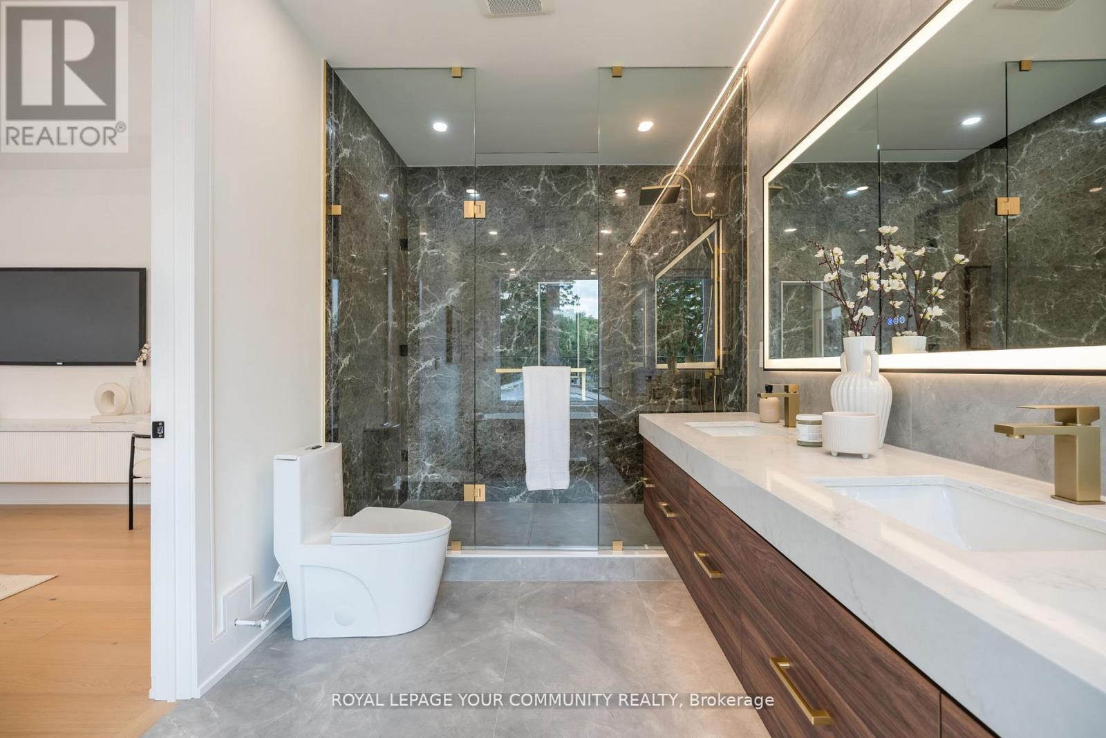 14 Ranwood Drive, Toronto, Ontario  M9N 3E9 - Photo 28 - W12418340