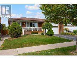 10 GATESGILL CRESCENT, Toronto, Ontario