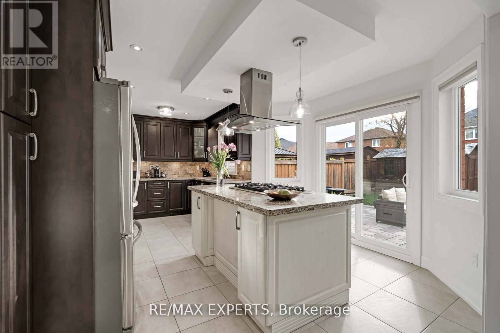 36 Berrydown Drive, Caledon, Ontario  L7E 1P9 - Photo 13 - W12418392