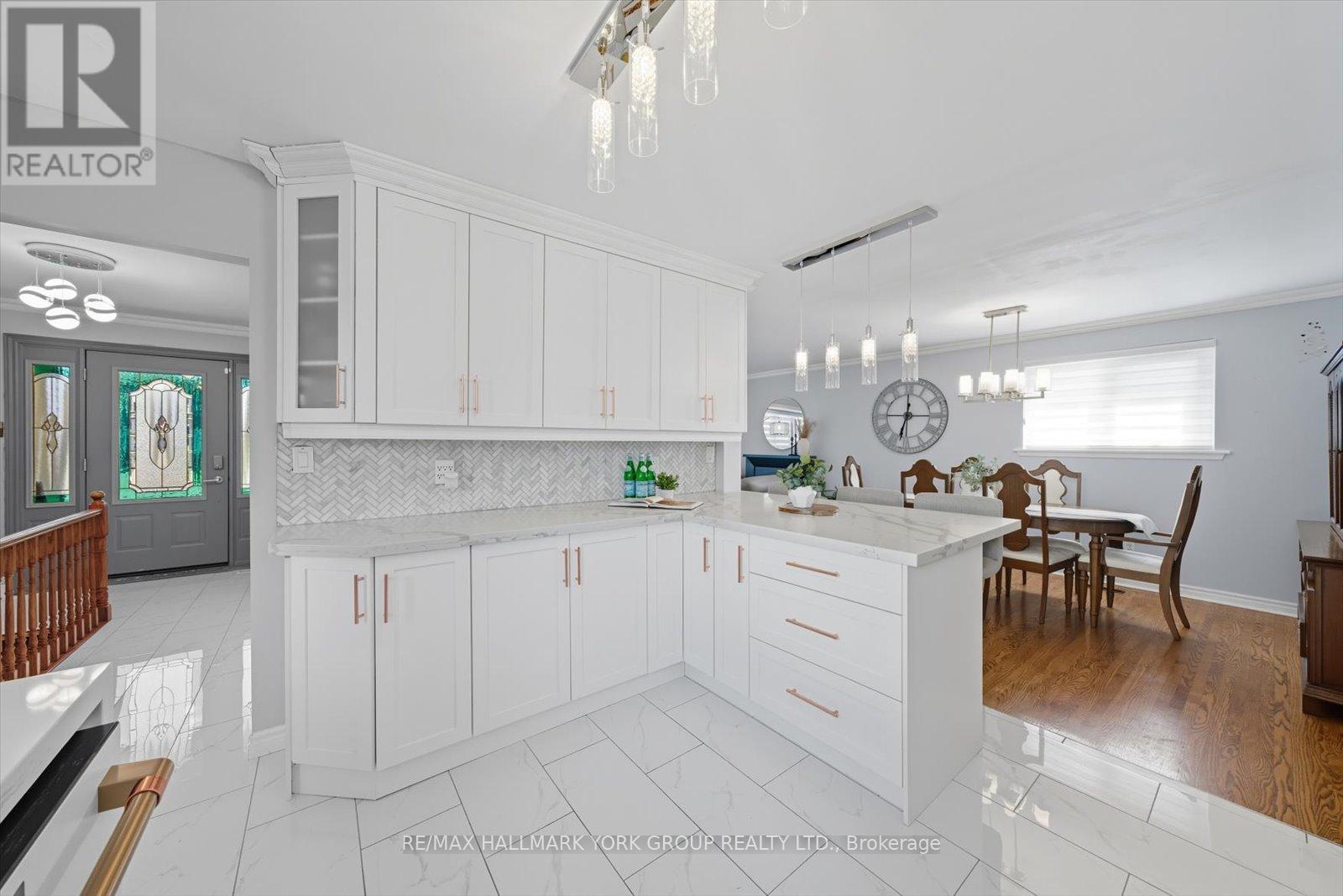 27 Bromley Crescent, Brampton, Ontario  L6T 1Z2 - Photo 17 - W12418399