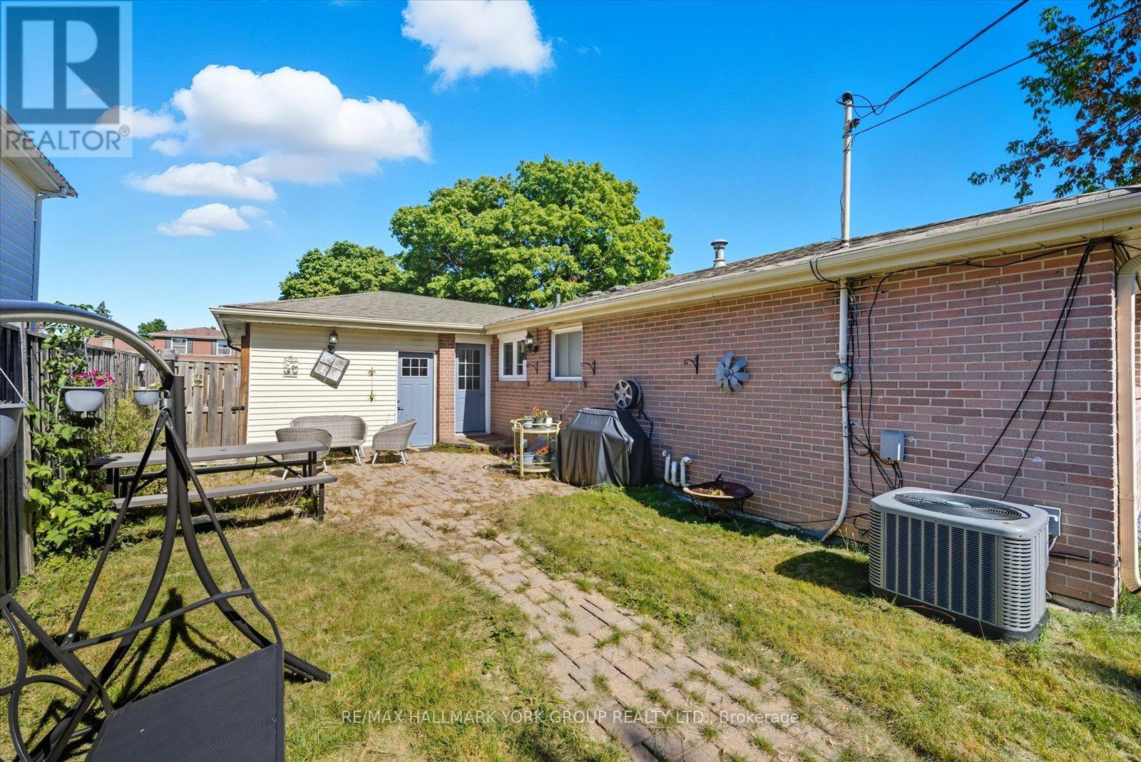 27 Bromley Crescent, Brampton, Ontario  L6T 1Z2 - Photo 45 - W12418399