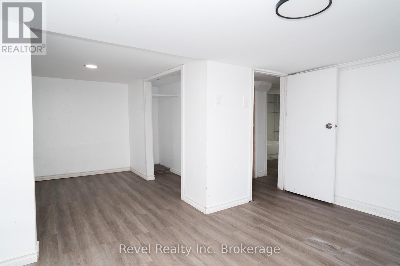 688 Douglas Street, North Bay, Ontario  P1B 5N8 - Photo 13 - X12418589