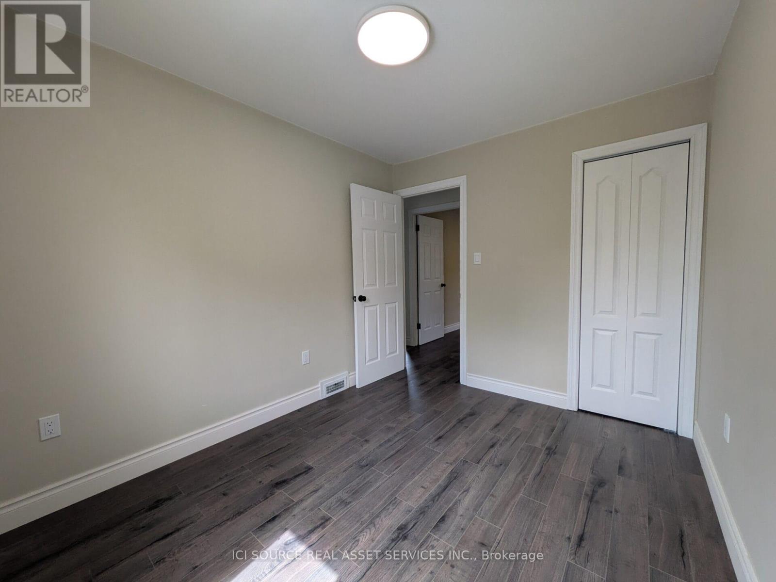 40 Merigold Street, St. Catharines, Ontario  L2S 2N5 - Photo 9 - X12418351