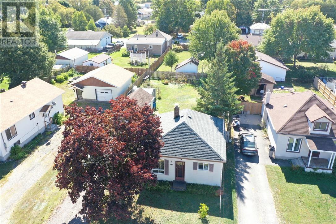 385 John, Espanola, Ontario  P5E 1K9 - Photo 1 - 2124823