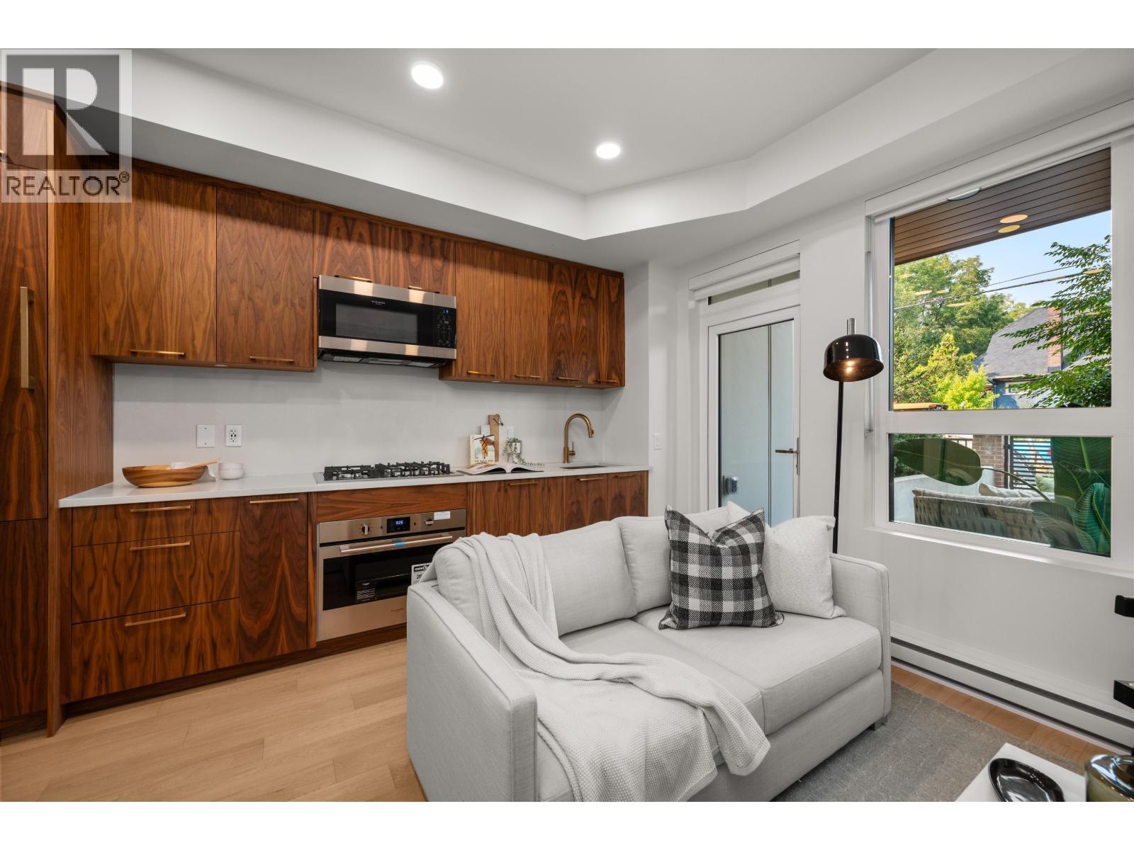 111 2550 Garden Drive, Vancouver, British Columbia  V5N 4X6 - Photo 4 - R3050121